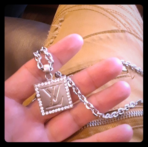 Louis Vuitton Chain - Picture 1 of 1